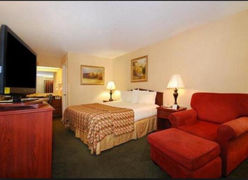 Quality Inn Decatur River City