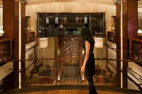 Chambers Hotel Central Park South, Sonder