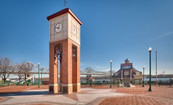 Staybridge Suites Peoria-Downtown