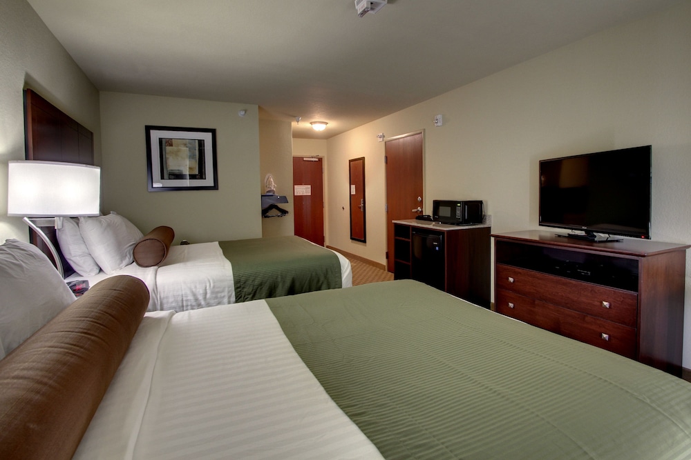 Cobblestone Hotel & Suites - Newton