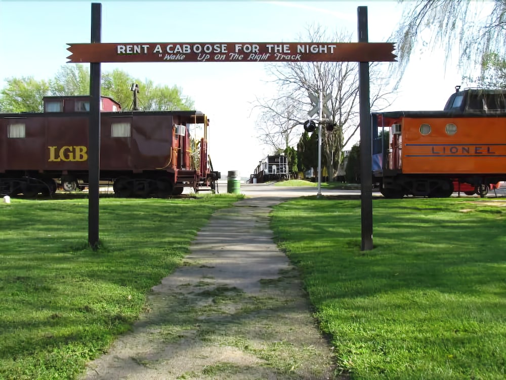 Red Caboose Motel & Restaurant