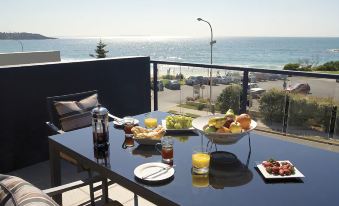 Mollymook Luxury Beachfront Apartment 3 - Housity