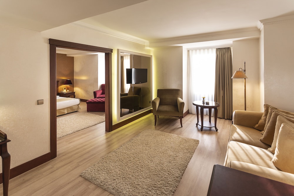 LaresPark Hotel Taksim (Occidental Taksim)