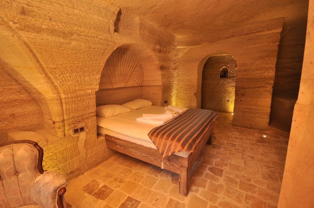 Kayatas Cave Suites