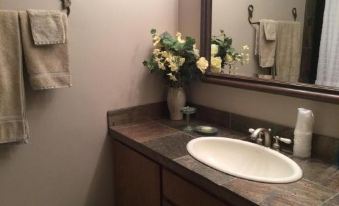 A Cascade View Bed and Breakfast - Housity