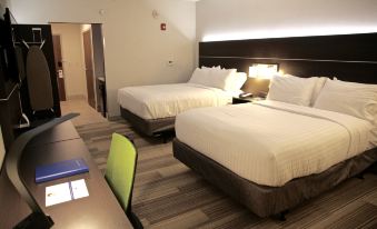 Holiday Inn Express & Suites Oswego