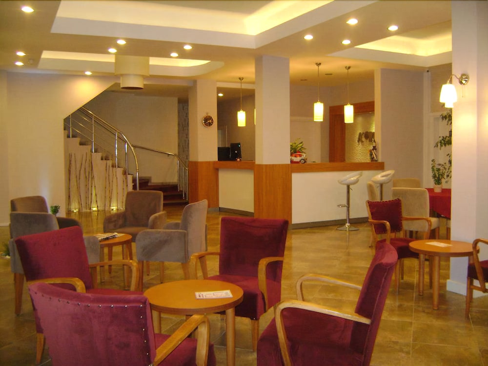 Kyme Hotel