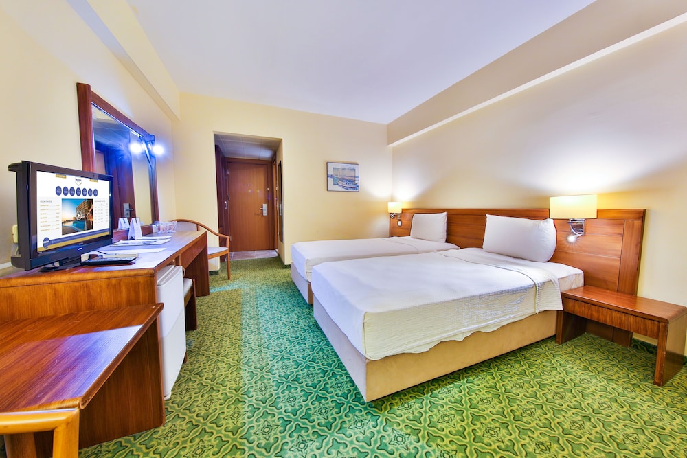 Marina Hotel & Suites Kusadasi