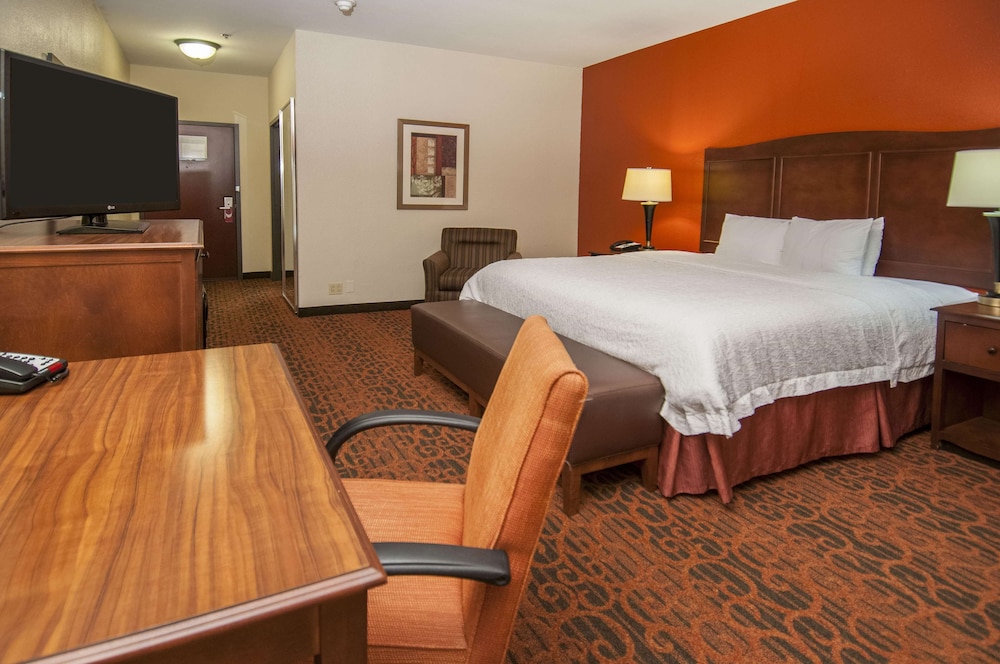 Hampton Inn and Suites Waxahachie