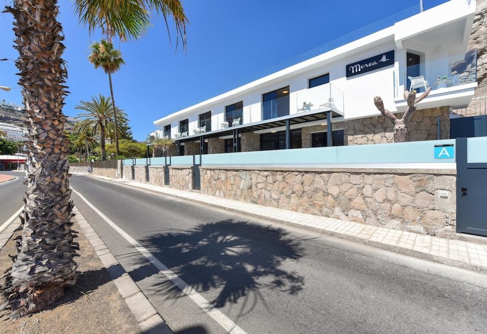 Beachfront Duplex Morea Puerto Rico 2 - Valoraciones de hotel de 3  estrellas en Gran Canaria
