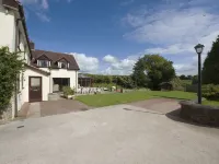Valley House Hotels in Halberton