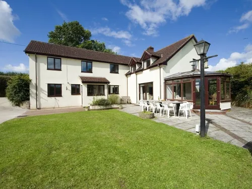 Valley House Hotels in Halberton