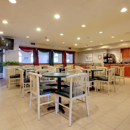 Americas Best Value Inn and Suites Saint Charles