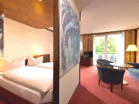 Living Hotel Weißensee Отели рядом с достопримечательностью «Ледовая арена Wellblechpalast»