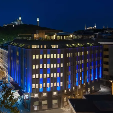 DoubleTree by Hilton Istanbul - Sirkeci Отели рядом с достопримечательностью «Дворец Топкапи Паладже»