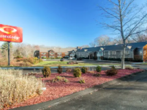 Gold Star Inn & Suites Hotels in Groton