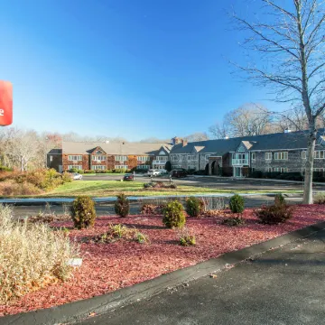 Gold Star Inn & Suites