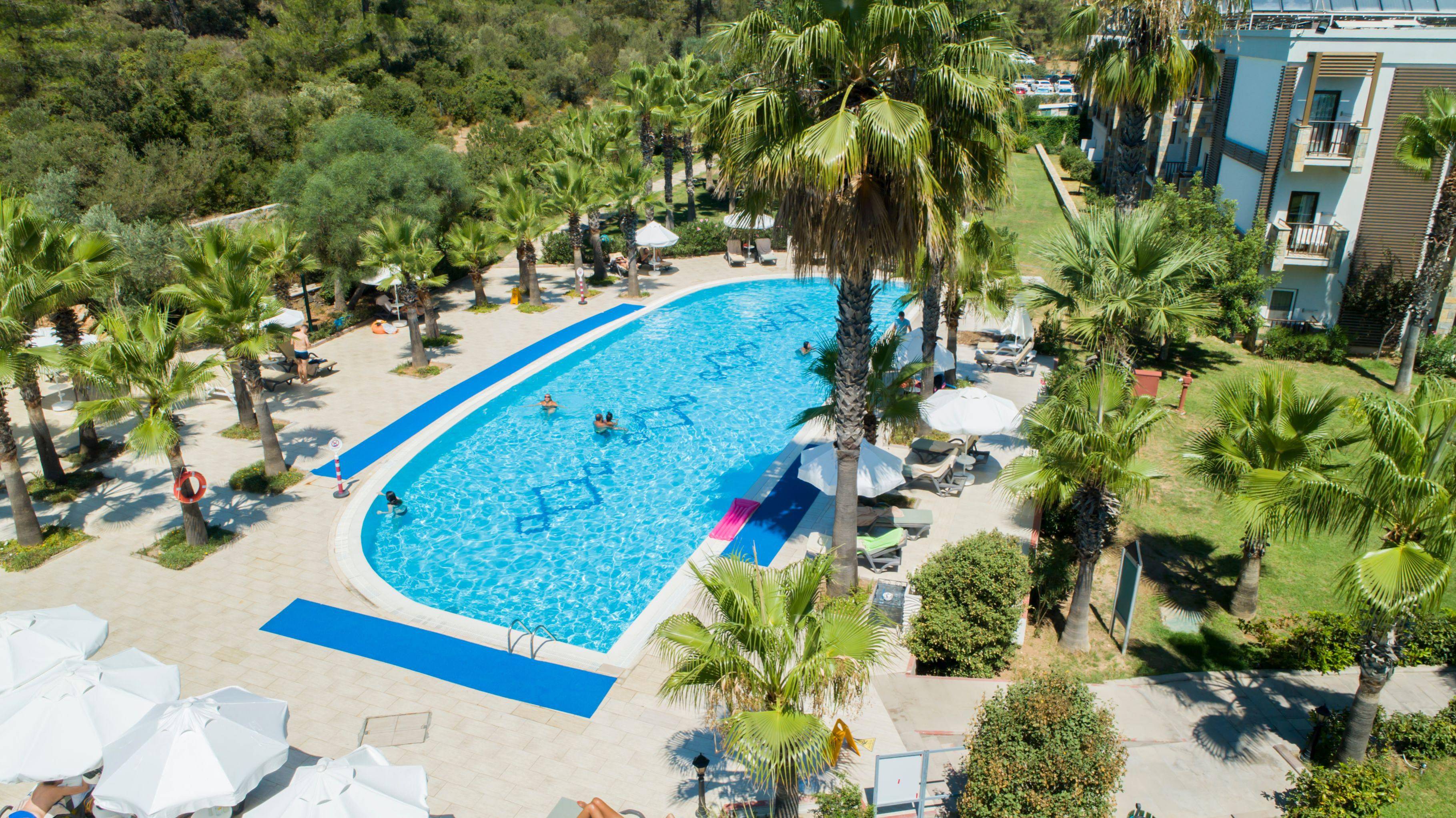 Crystal Green Bay Resort & Spa – All Inclusive