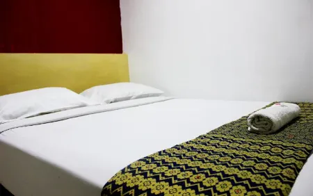 Holiday Hotel