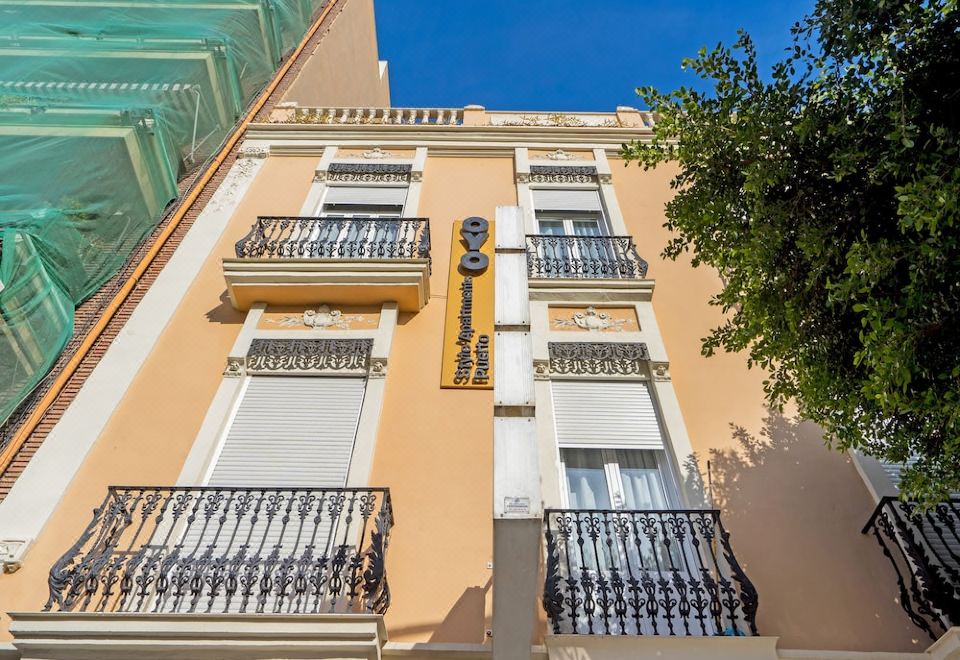 OYO Style Apartments Puerto - Valoraciones de hotel de 3 estrellas en  Valencia