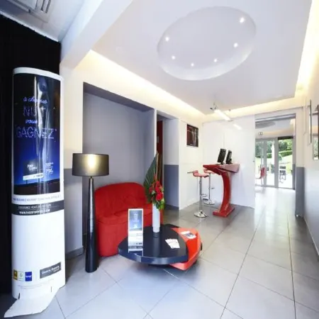 Kyriad Lyon Sud - Sainte Foy Отели рядом с достопримечательностью «Аквариум дю Гран Лион»