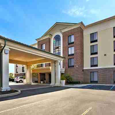 Holiday Inn Express & Suites Fort Wayne Hotel Exterior