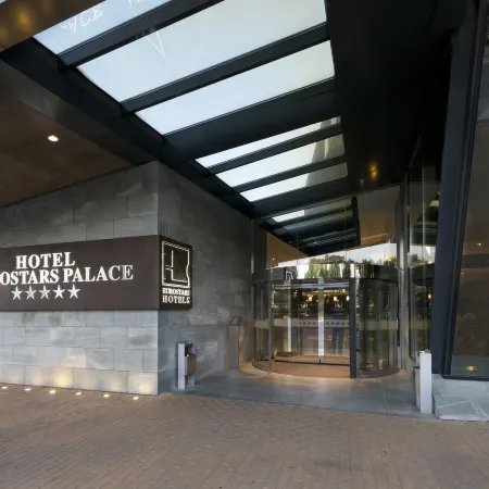 Eurostars Palace Отели рядом с достопримечательностью «Госпиталь Королевы Софии»