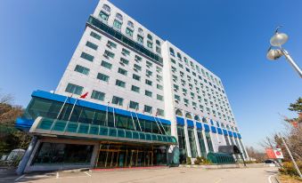 Hotel Grand Pyeongtaek Lake