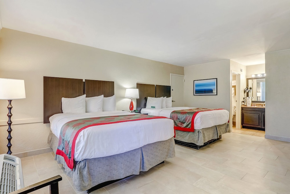 Ramada by Wyndham Naples