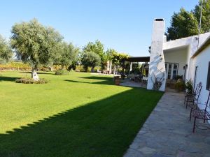 5 Bedrooms House with Shared Pool Furnished Garden and Wifi at Seda