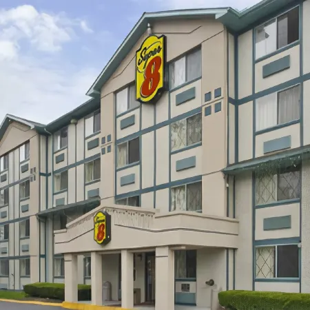 Super 8 by Wyndham Stamford/New York City Area