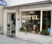 Prado Next Door Hotels in Остенде