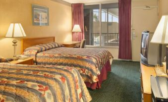 DoubleTree by Hilton Hotel and Suites Charleston Airport