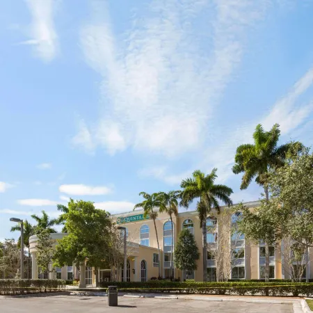 La Quinta Inn & Suites by Wyndham Sunrise