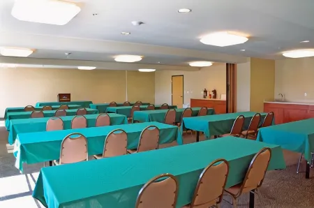 Best Western Oak Meadows Inn