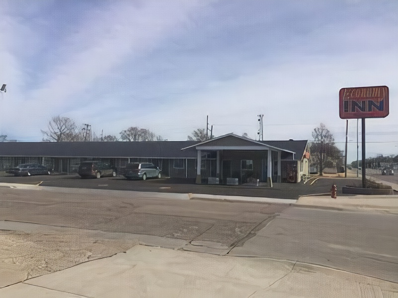 Economy Inn McCook