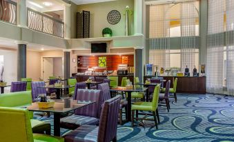 La Quinta Inn & Suites by Wyndham Raleigh Durham Airport