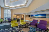 La Quinta Inn & Suites by Wyndham Naples Downtown Hotel di Naples