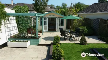 Brookside Guest House & Mini Spa Отели в г. Бриксхем