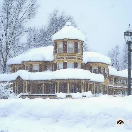 The Fairlawn Inn