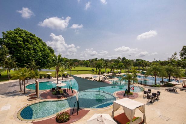 Eastin Thana City Golf Resort Bangkok – Free Scheduled Shuttle from Hotel to Suvarnabhumi Airport