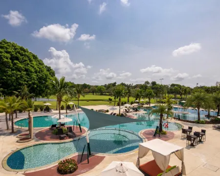 Eastin Thana City Golf Resort Bangkok – Free Scheduled Shuttle from Hotel to Suvarnabhumi Airport Hotels in Bang Phli
