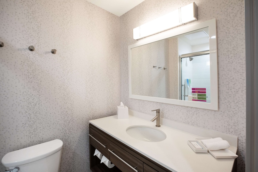 Home2 Suites by Hilton Houston IAH Airport Beltway 8