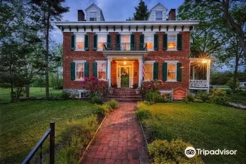 Lightner Farmhouse B&B - Bed and Breakfast