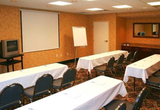 3. 햄프턴 인 앤드..