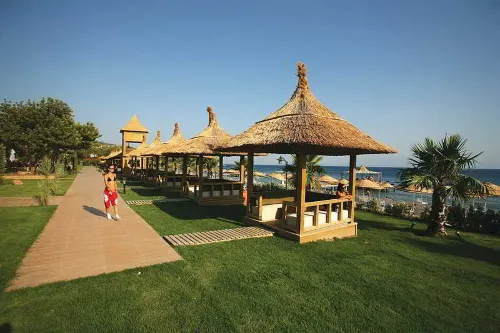 Latanya Park Resort