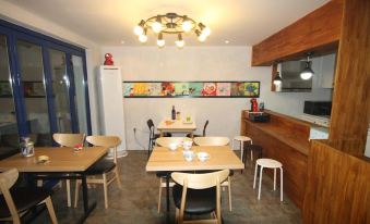 Zzzip Guesthouse in Hongdae