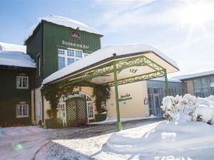 米斯巴赫拜耶里斯切貝斯特韋斯特精品酒店(Best Western Premier Bayerischer Hof Miesbach)