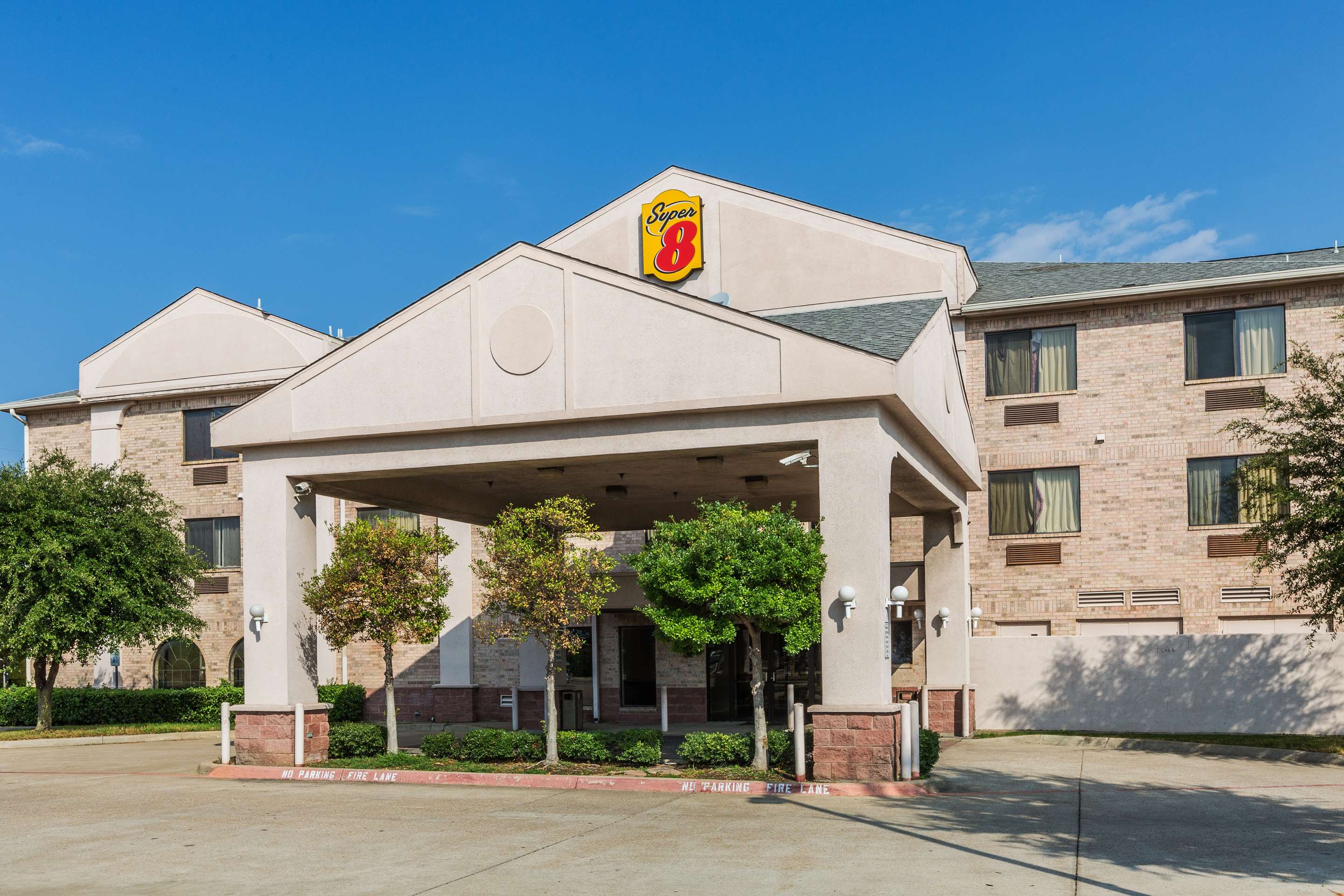 Super 8 by Wyndham Garland North Dallas Area