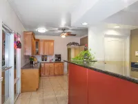 Howard Johnson by Wyndham Bakersfield Hotels in Bakersfield